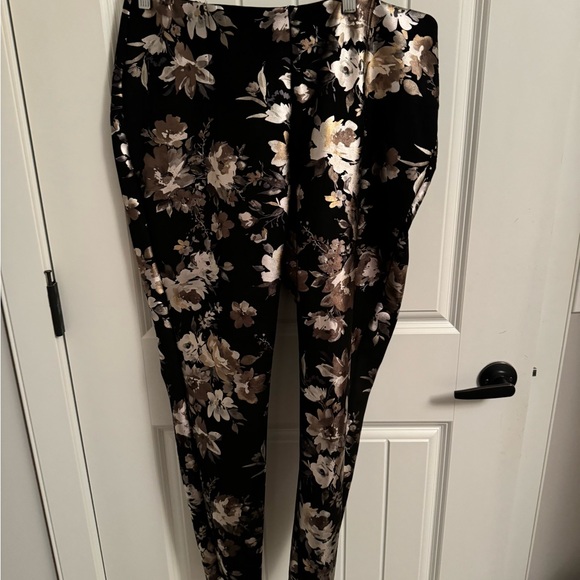Gold floral print jeans by Nygard size XL - Picture 4 of 4
